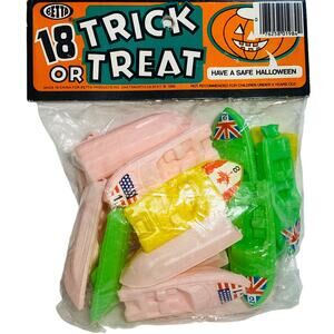 Betta Halloween Favors Trick Treat 18 Boats Old Stock Sealed Pkg 1988 Vintage